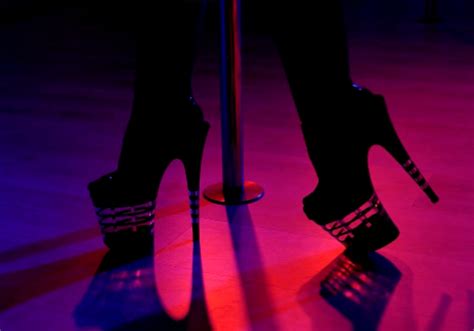 Free Strippers In The Hood Porn Videos (2,274) .